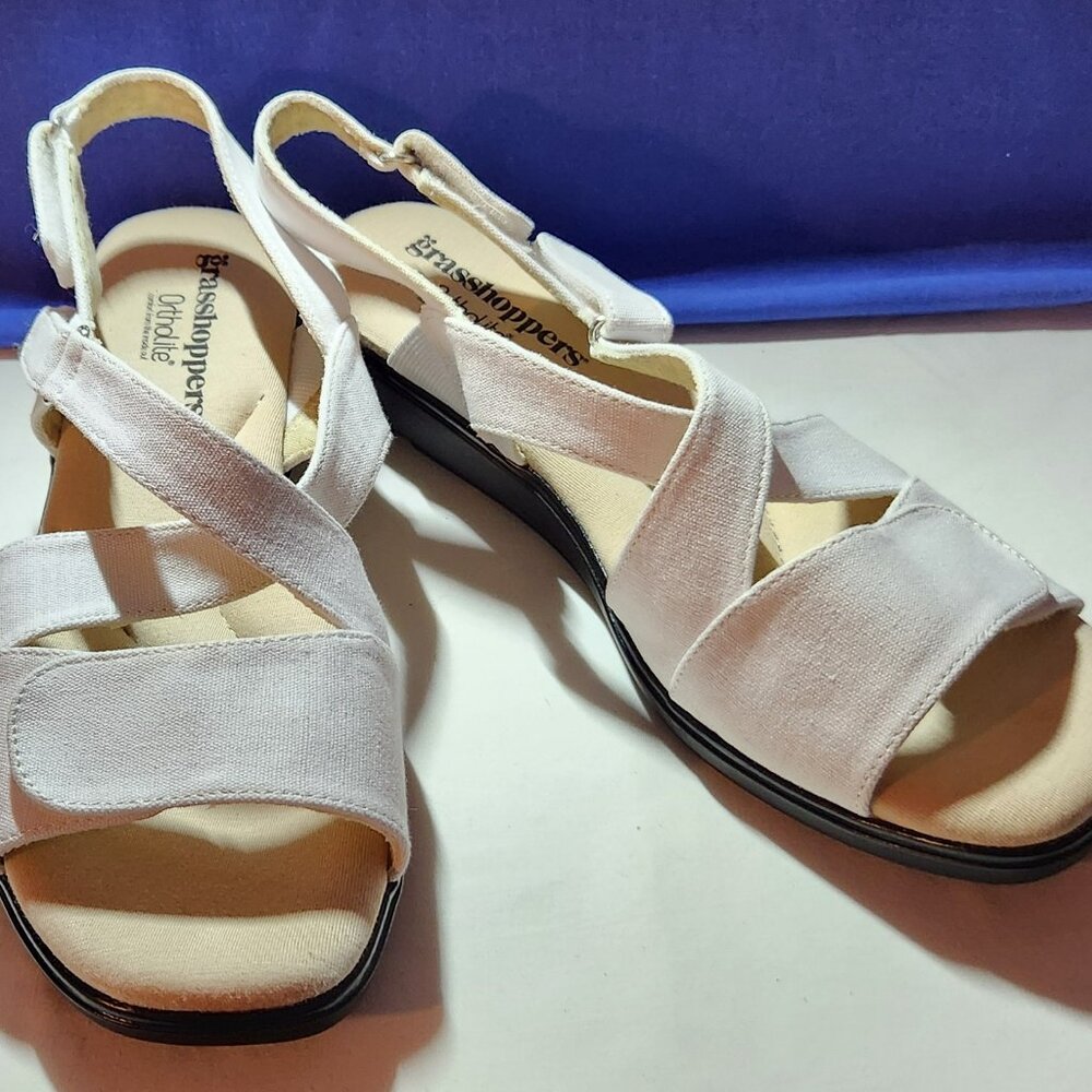 Grasshoppers sandals sz 9 M white canvas NIB